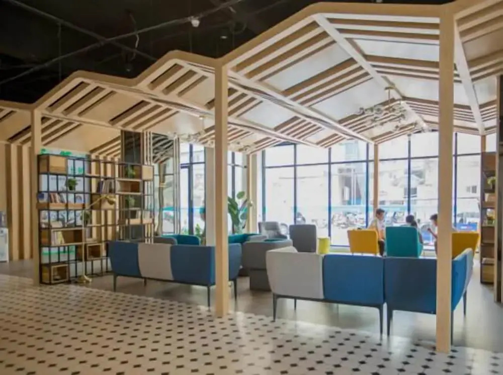 Lobby & Reception