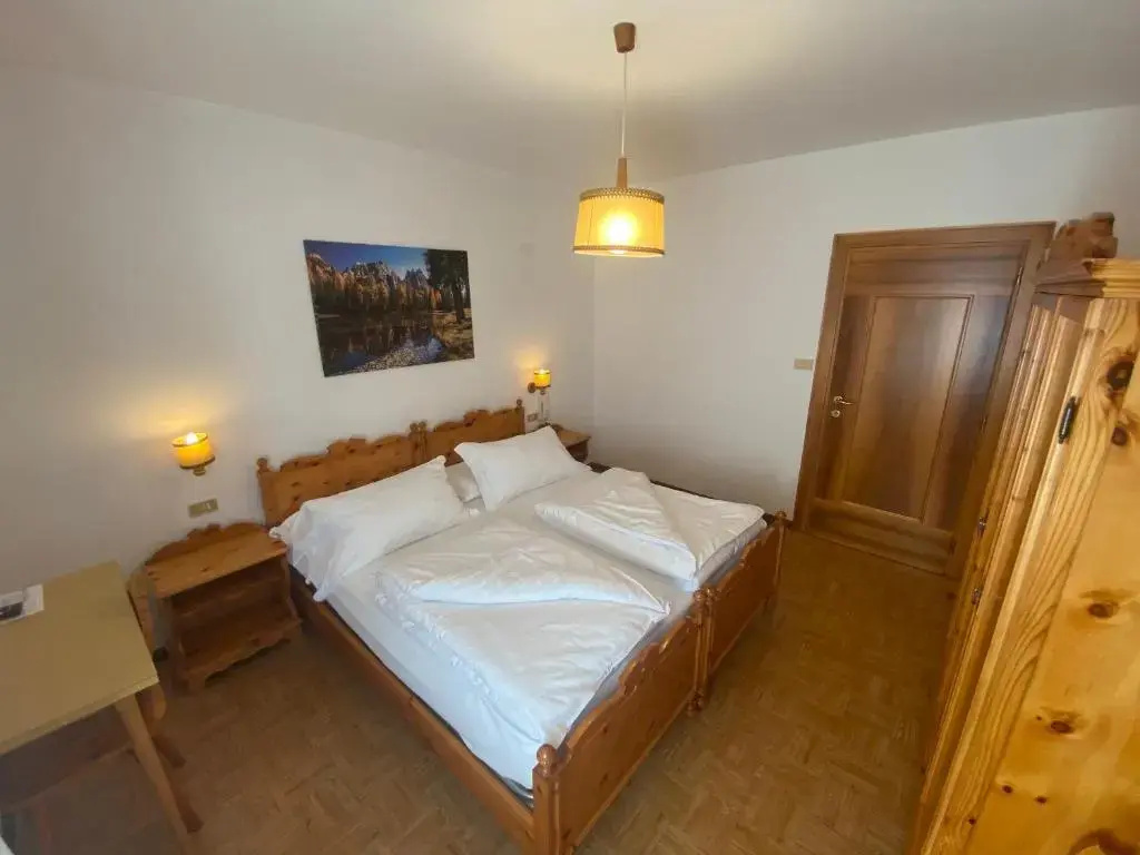 Standard Double room with balcony (full double bed)