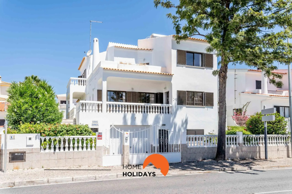 #072 Fantastic and Typical House with Pool and 3m Beach
