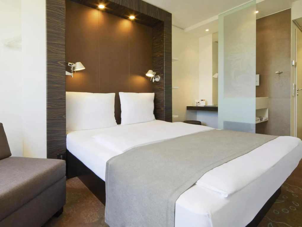 Standard Double room (full double bed)