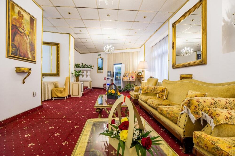 Hotel Carpați by null