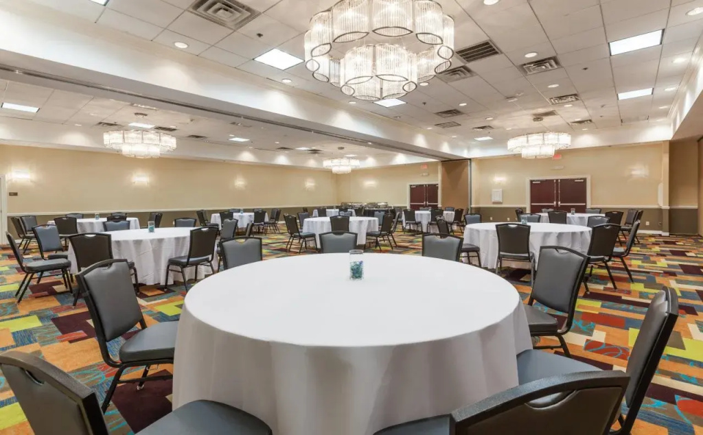 Holiday Inn Hotel & Suites Oklahoma City North by IHG - Général