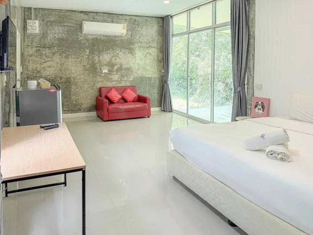 Deluxe Double room with river view (full double bed)