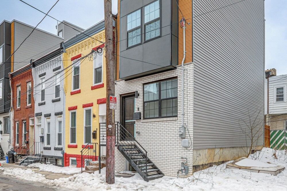 2 Mi to The Met Philadelphia: Home w/ Rooftop Deck