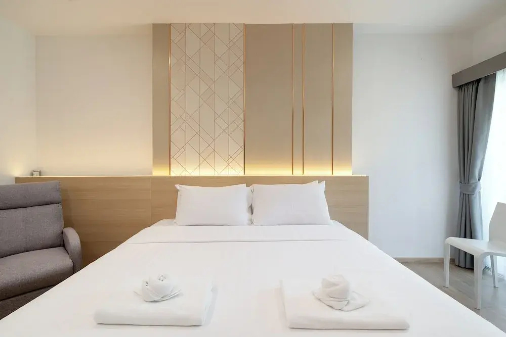 Deluxe Double room (full double bed)