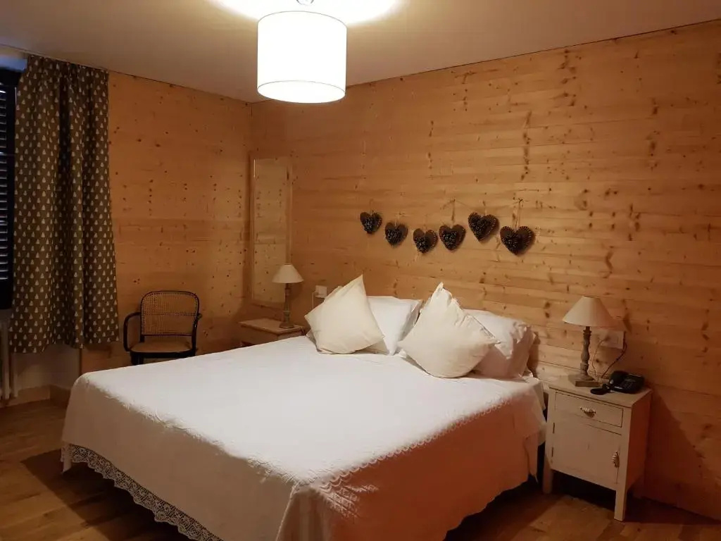 Standard Double room (full double bed)