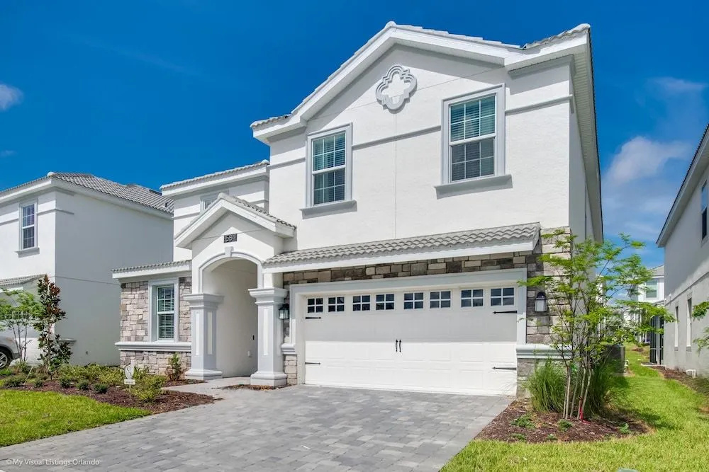 H1584 Brand new 8 Bedroom 5 Bathroom Villa