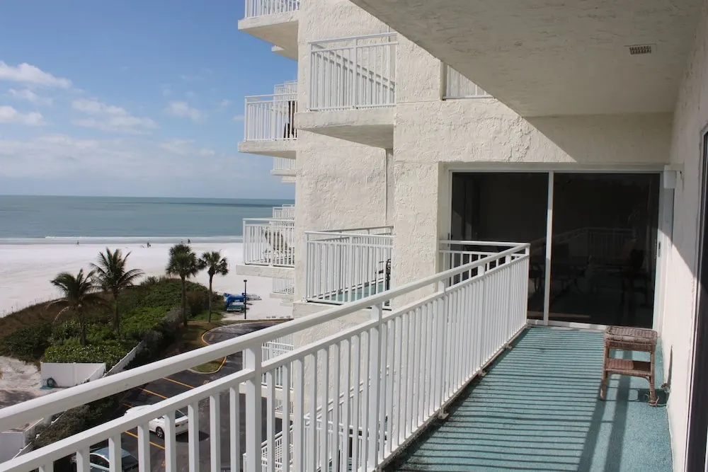 Jamaica Royale 504 - 2 Br Condo