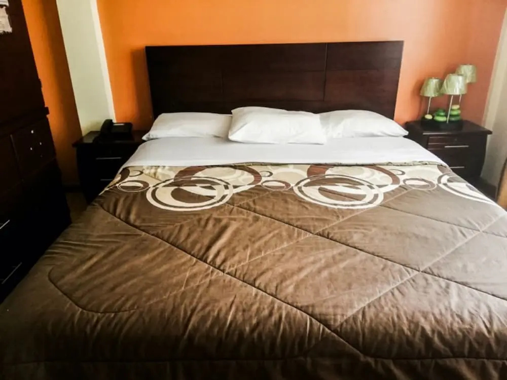 Business Double room (full double bed)
