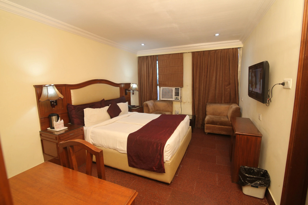 Deluxe Double room (full double bed)