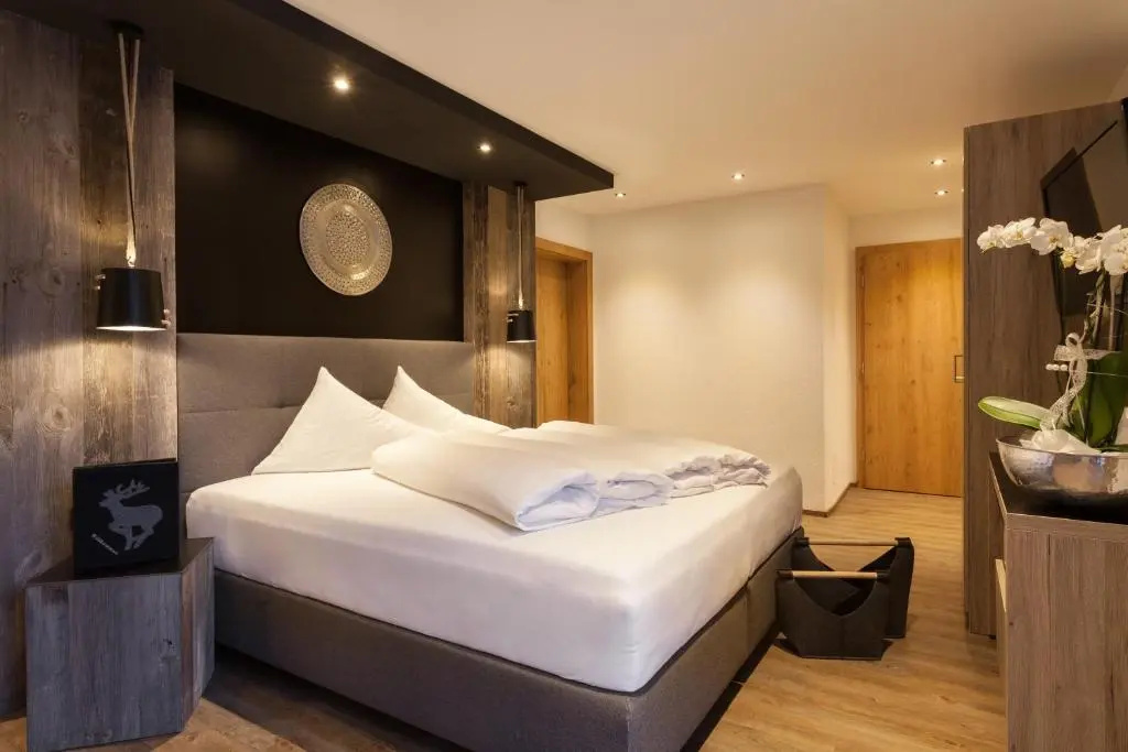 Superior Double room with balcony (full double bed)