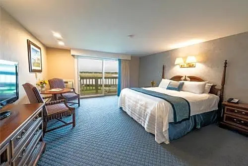 Standard Double room with river view (full double bed)