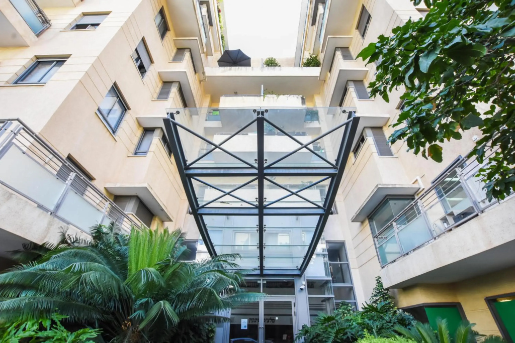 Bright 2BR in Shenkin by HolyGuest