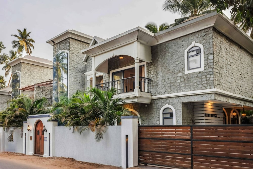 Luxury 4bhk Villa Near Morjim Beach Casa da Paz