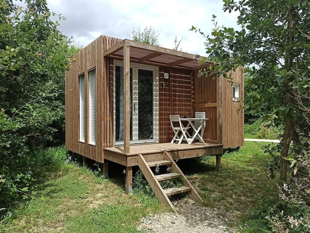 1 Bedroom Comfort room with garden view