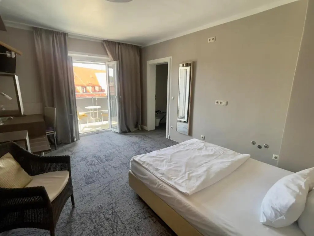 Standard Triple room with balcony