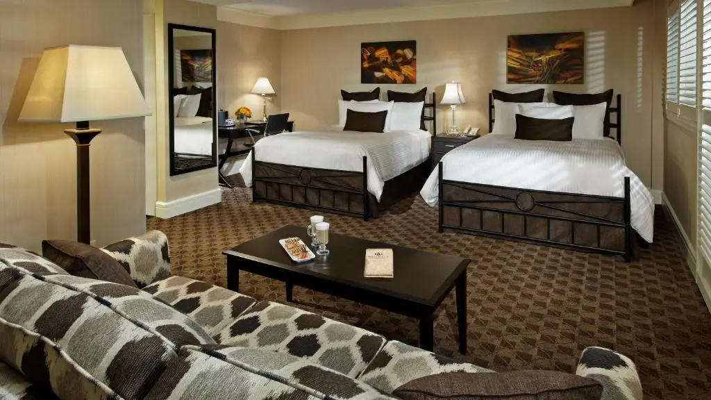Deluxe Double room (full double bed)