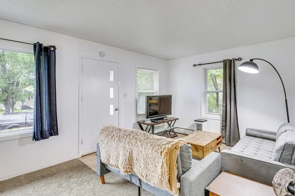 1 Mi to Downtown Bismarck! Residential Duplex — фото 3