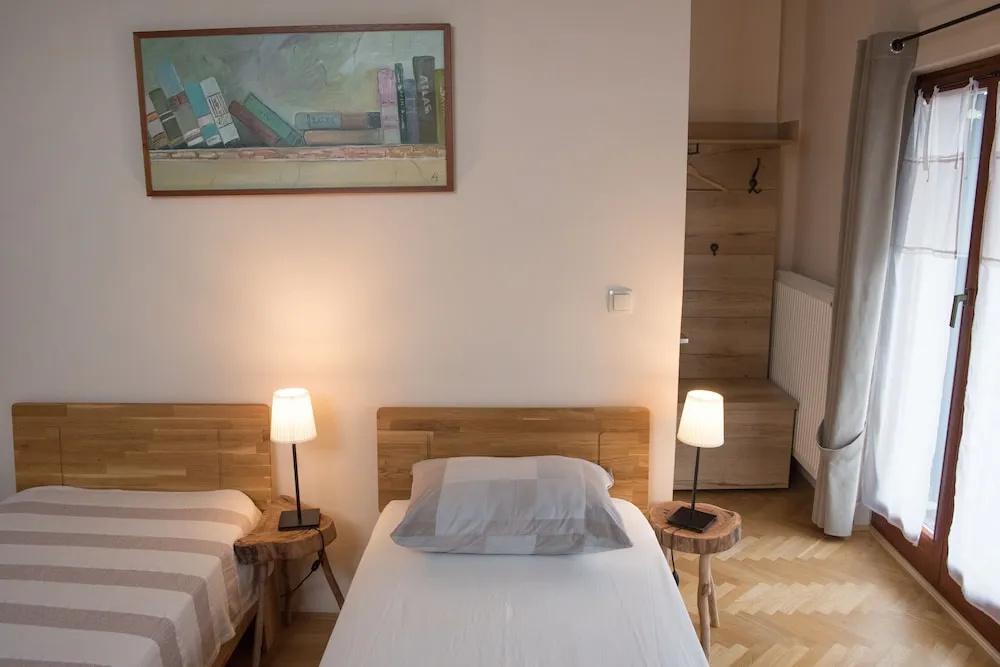 Deluxe Double room with balcony (full double bed)