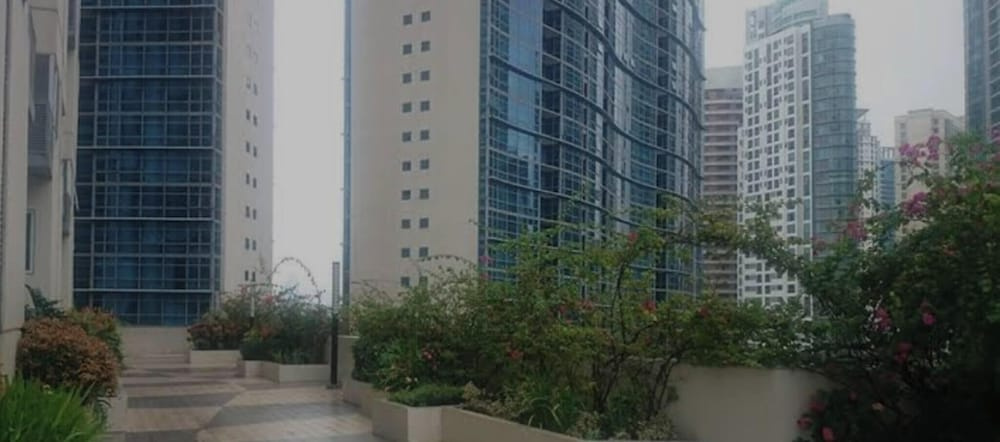 BGC Cheap Condo in BGC 5thavenue -23rd Street
