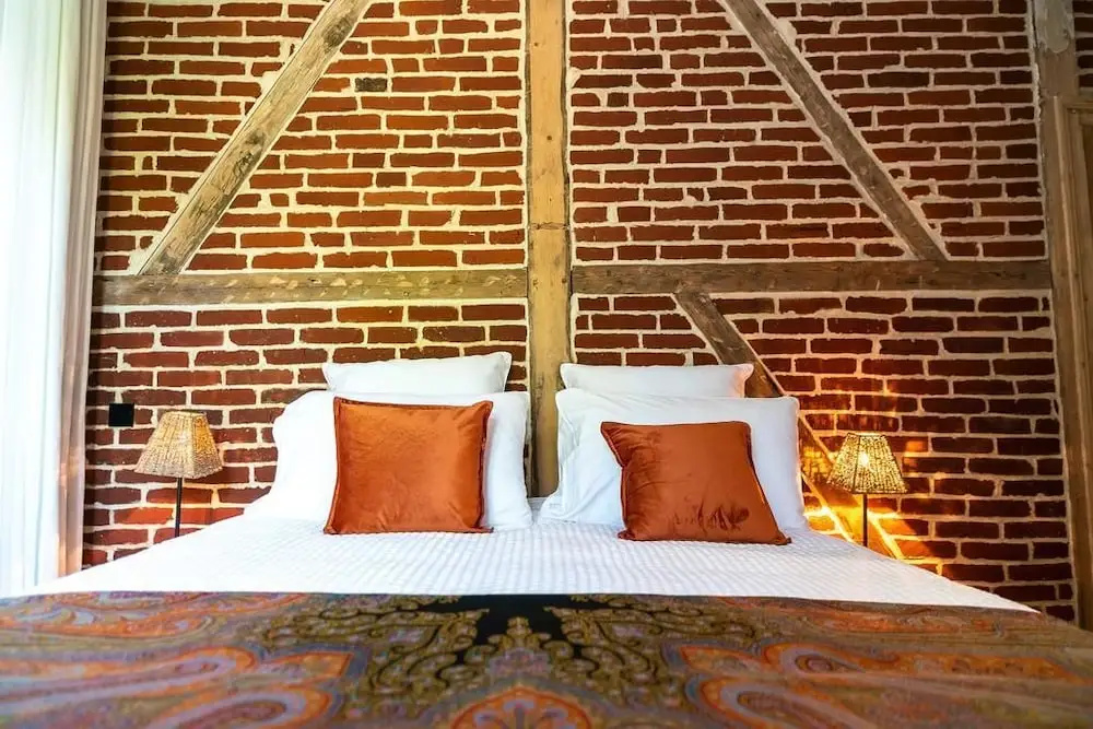 Classic Double room (full double bed)