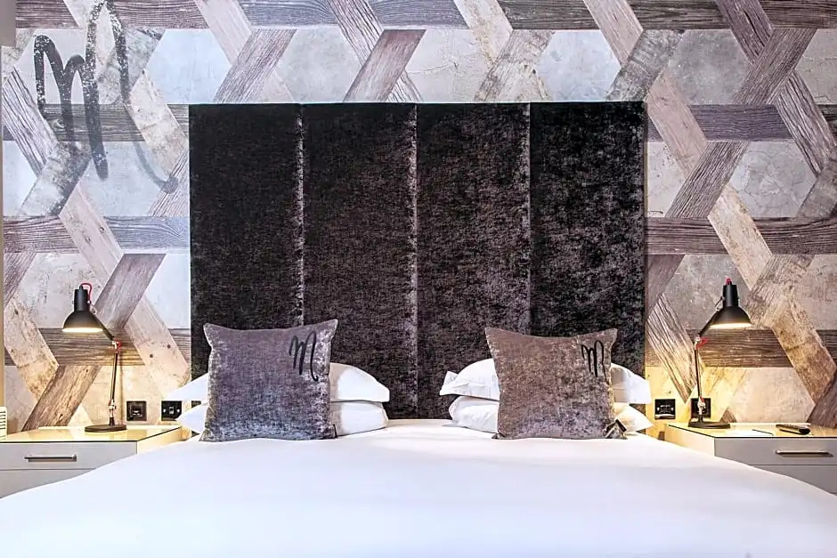 Standard Quadruple Club room