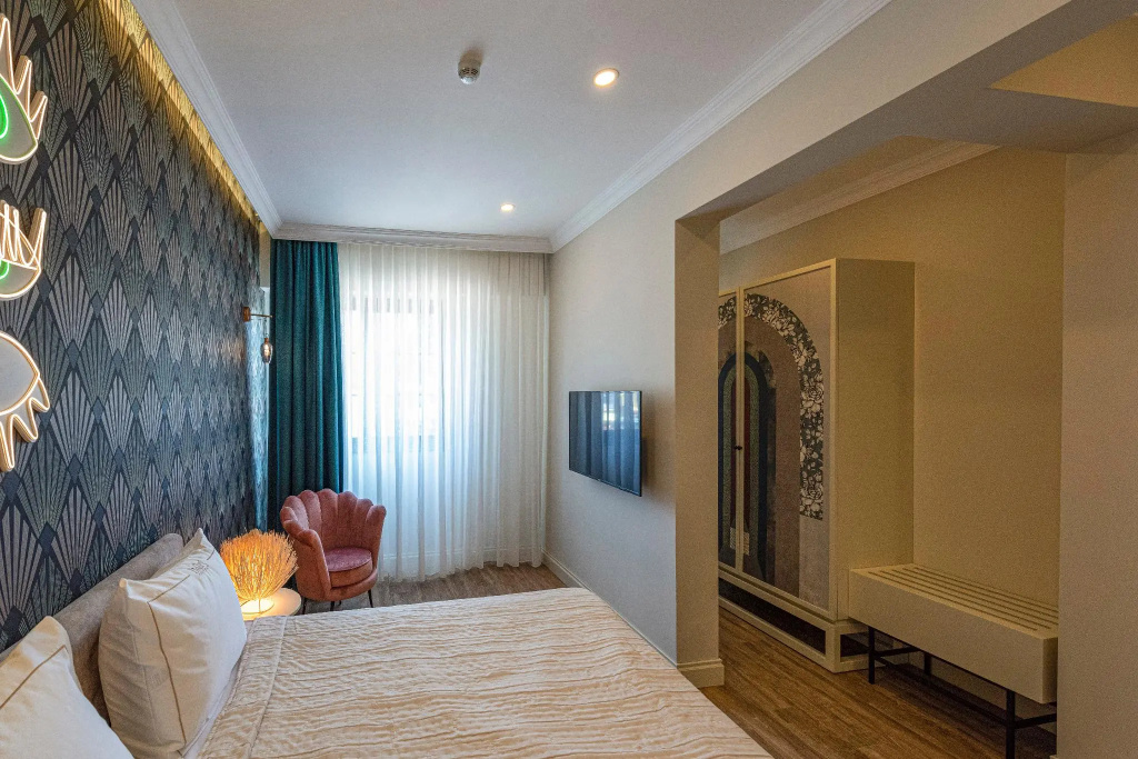 Economy room