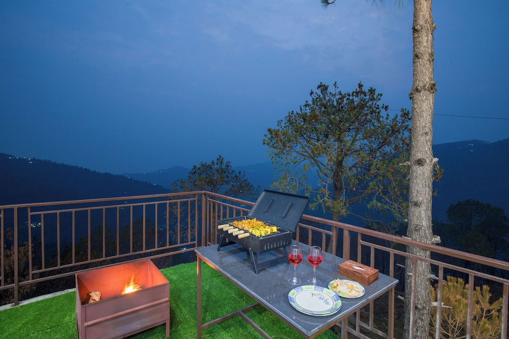 Alaya Stays Querencia 5BHK with HillView
