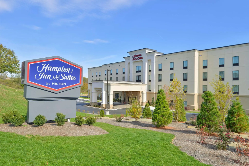 Hampton Inn & Suites California University-Pittsburgh - Photo 1