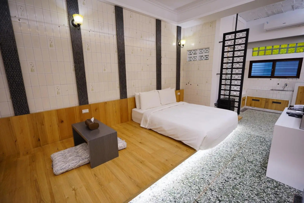 Standard Double room (full double bed)