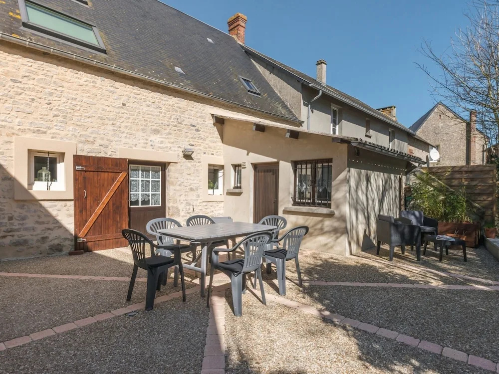 Voir la photo 4 — Simplistic Holiday Home in St-Laurent-sur-Mer with Terrace