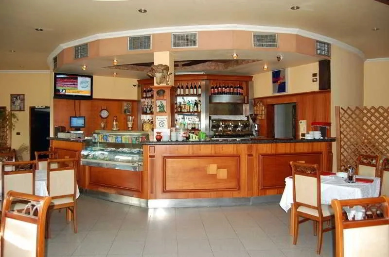 Food & Beverage