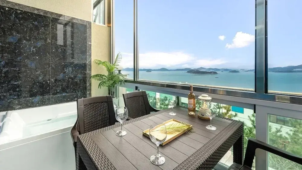 Yeosu Hemiswi SPA Pension