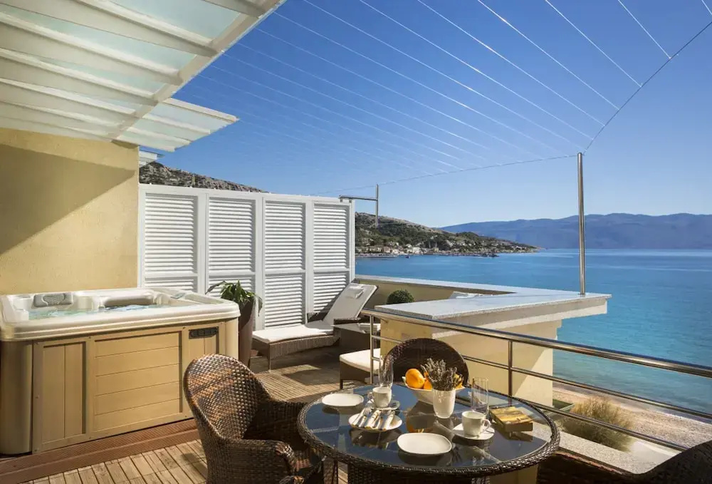 Suite with balcony and with sea view