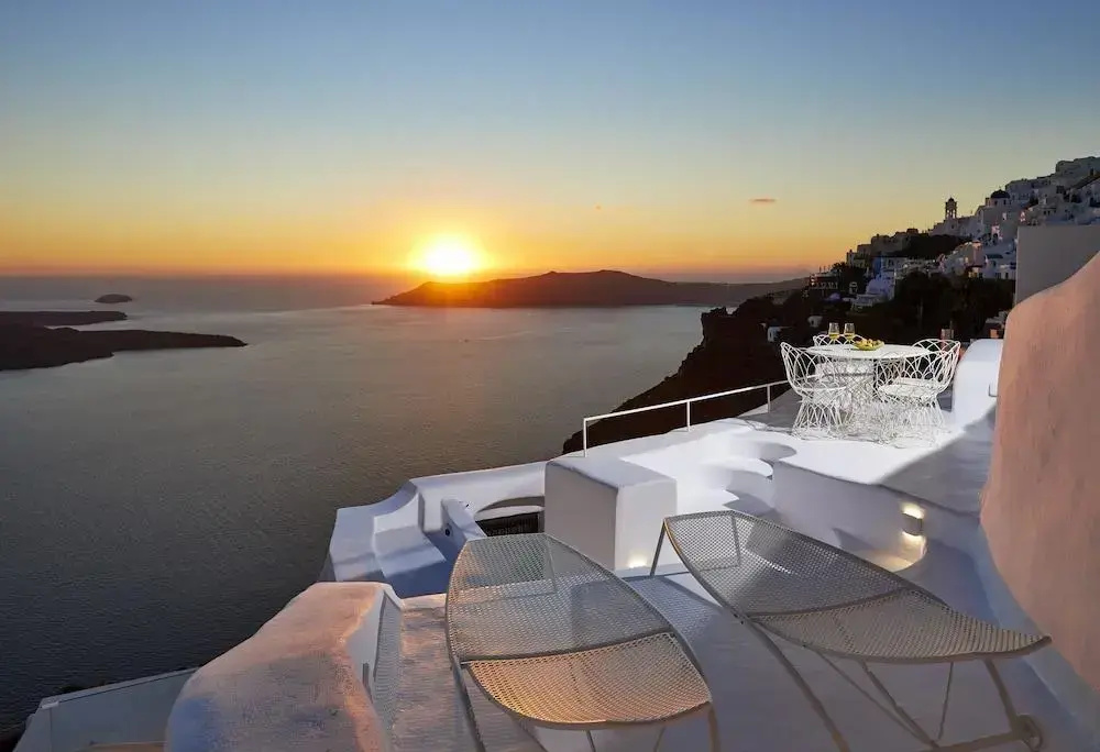 Gitsa Cliff Luxury Villa