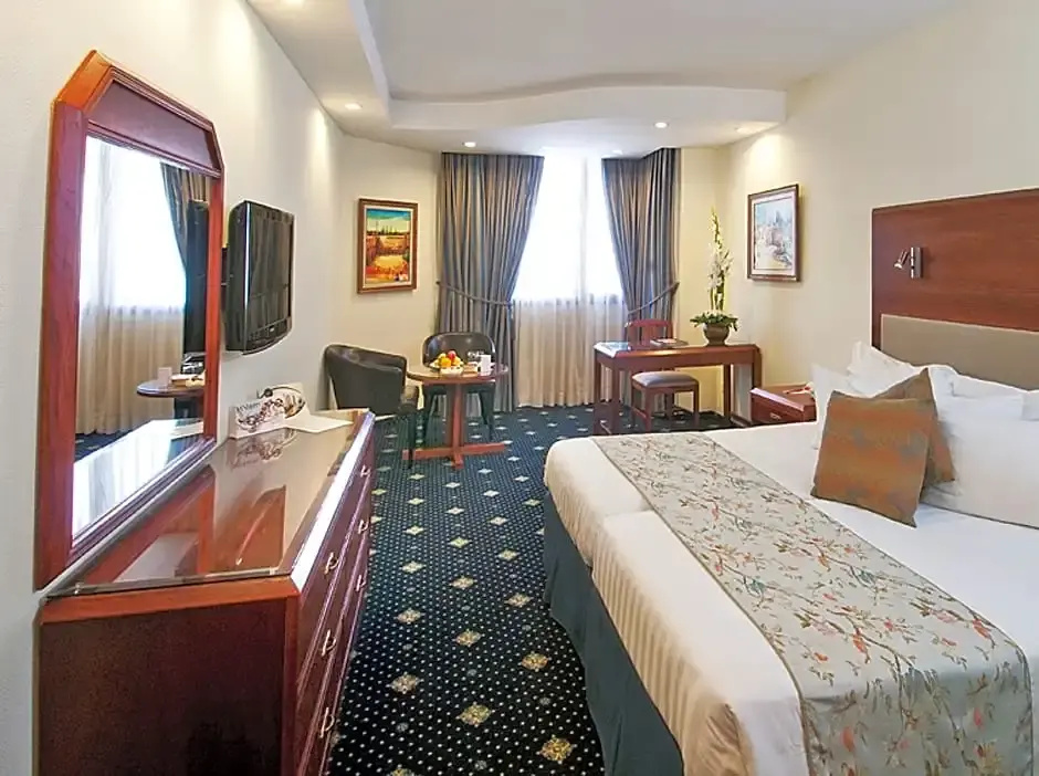 Executive room with city view