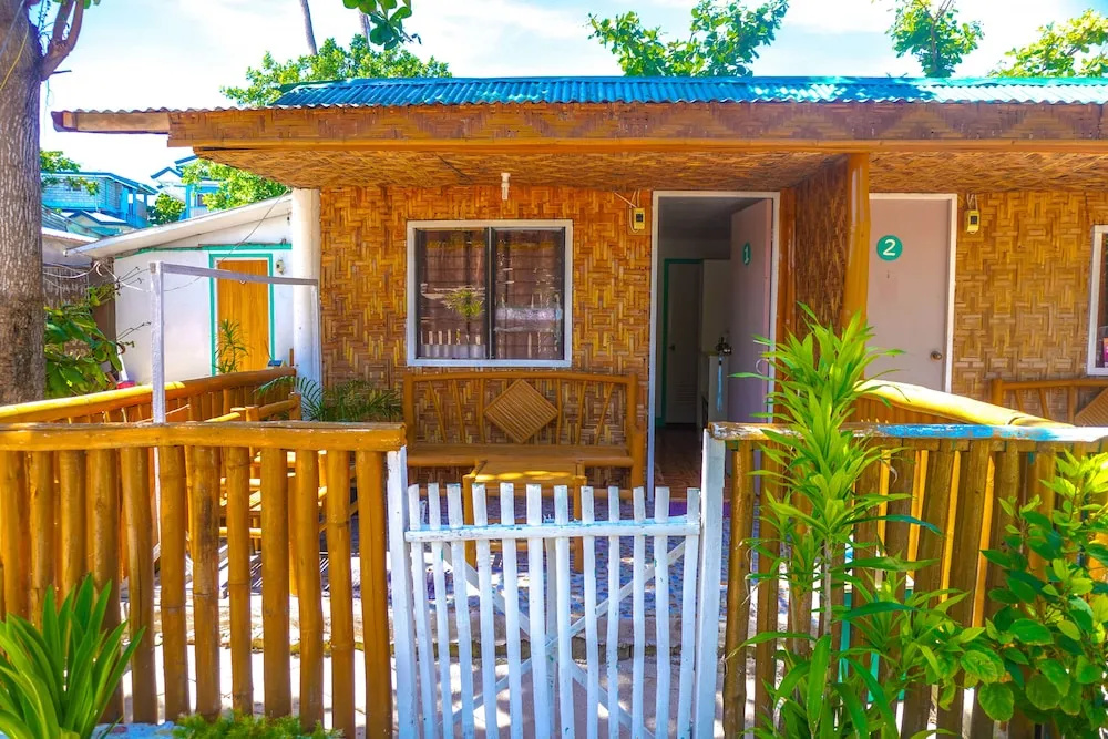 Mabuhay Thresher Dive Resort by Cocotel