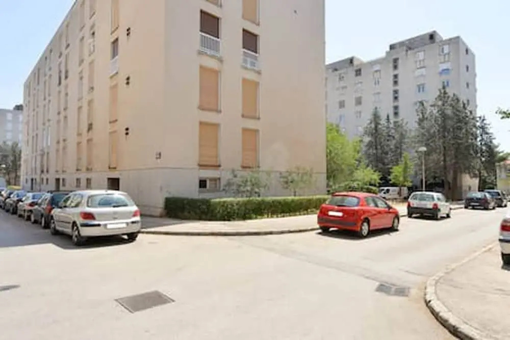 Close to the Centre, 2-bedroom Apartment Zara Verde