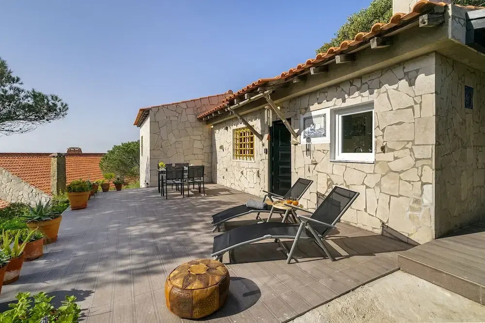Wilderness Escape: Secluded Haven For Remote Work