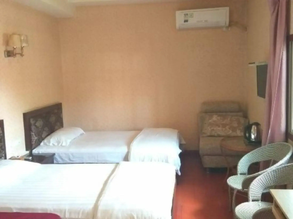 Fengrui Business Hotel