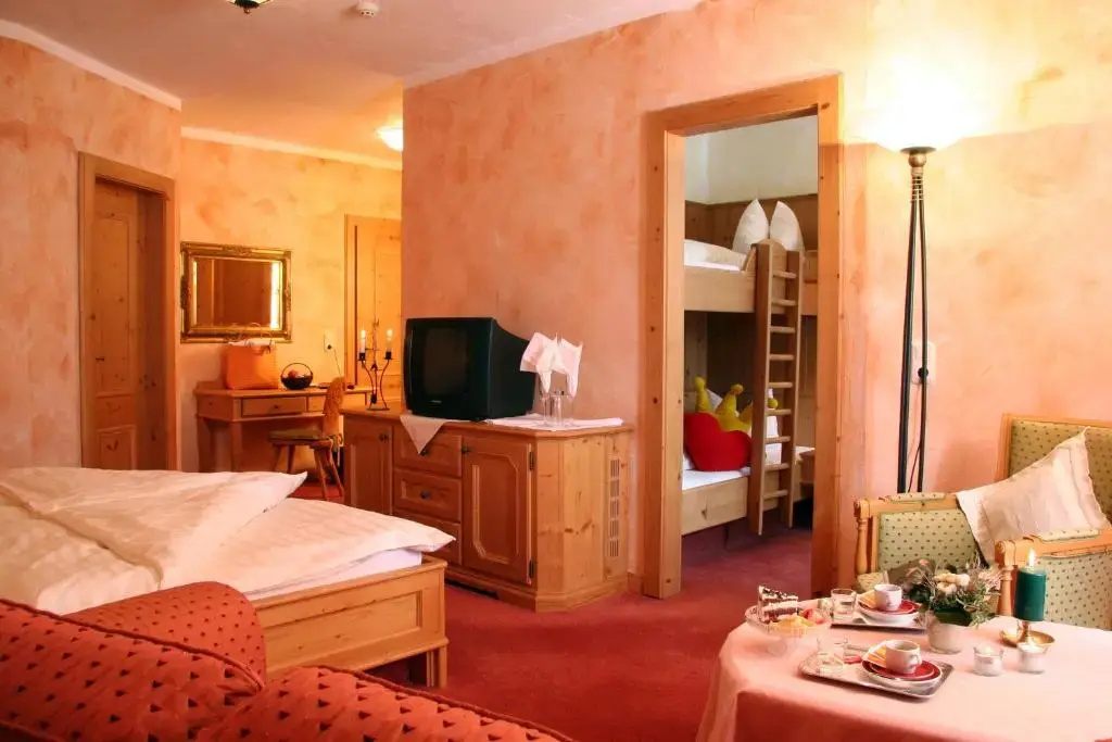 Hotel Schwarzer Adler - Chambres