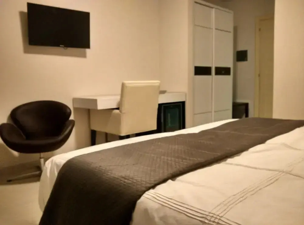 Deluxe Double room (full double bed)