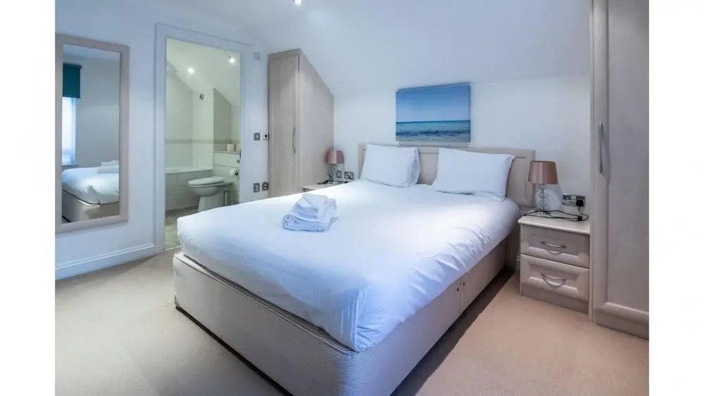 1 Bedroom in Kew Gardens - Clarendon House