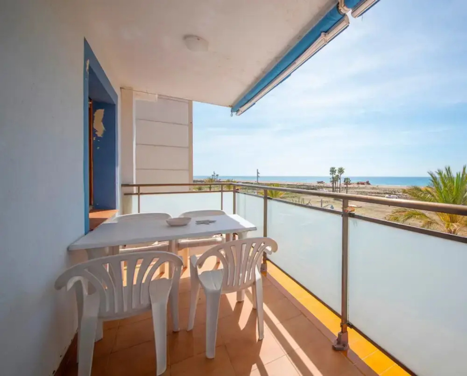 R154 - Apartamento Frente AL MAR EN Coma-ruga 3