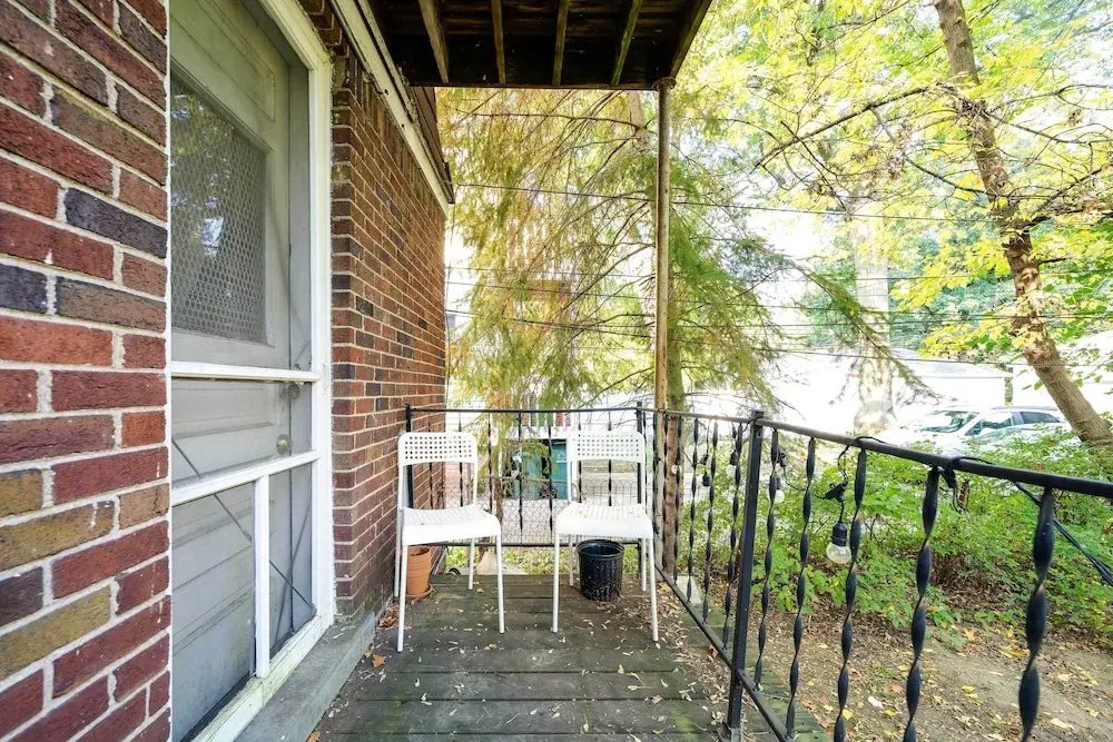 Ferndale Apartment w/ Yard - Near the Detroit Zoo!