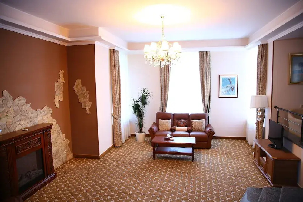 5 Bedrooms Cottage with balcony