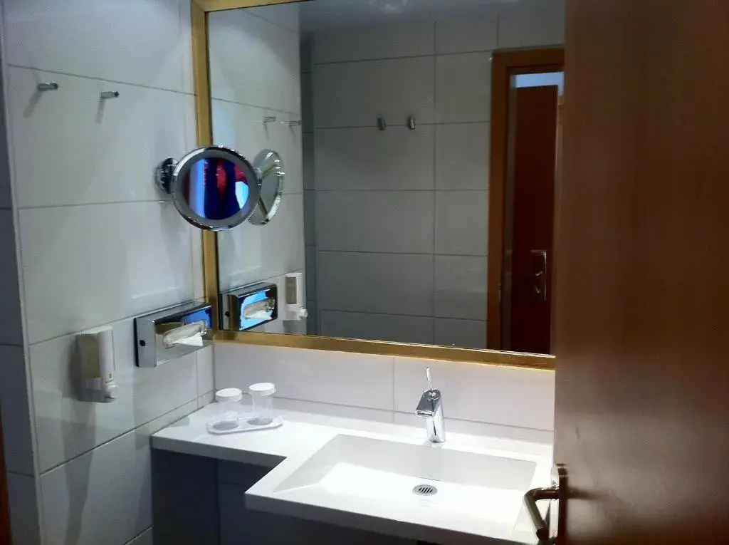 Classic Double room (full double bed)