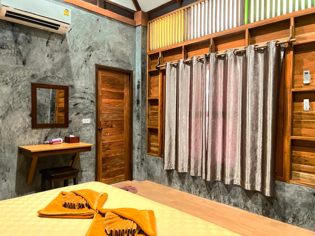 Phi Phi Relax Beach Resort — 2