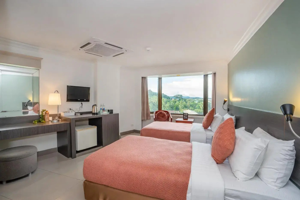 Отель I Pavilion Hotel Phuket в Пхукет (город)