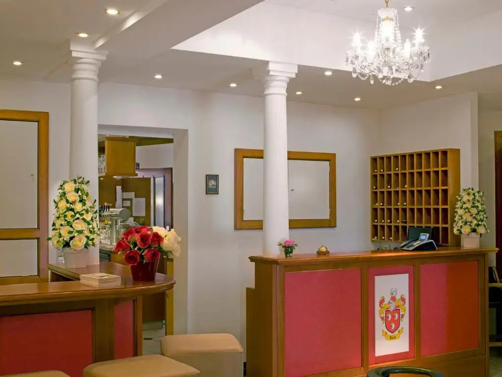 Lobby & Reception